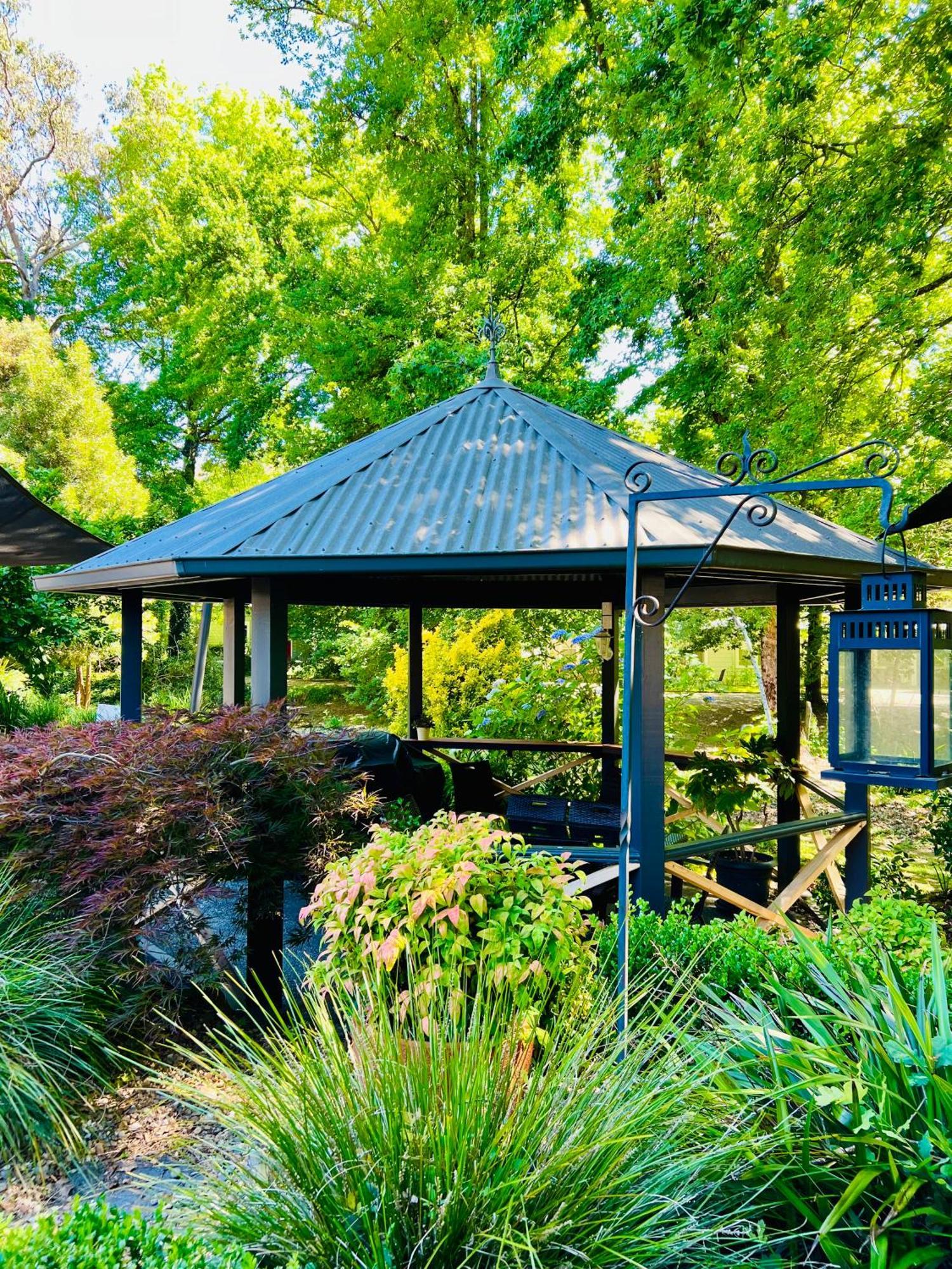 Westwood Lodge Bright Ngoại thất bức ảnh